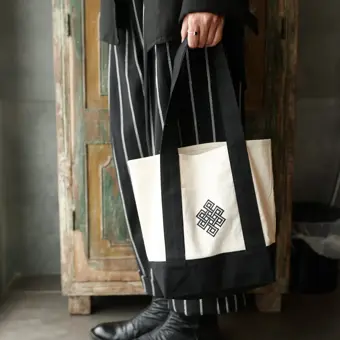 Mini Eternal knot tote